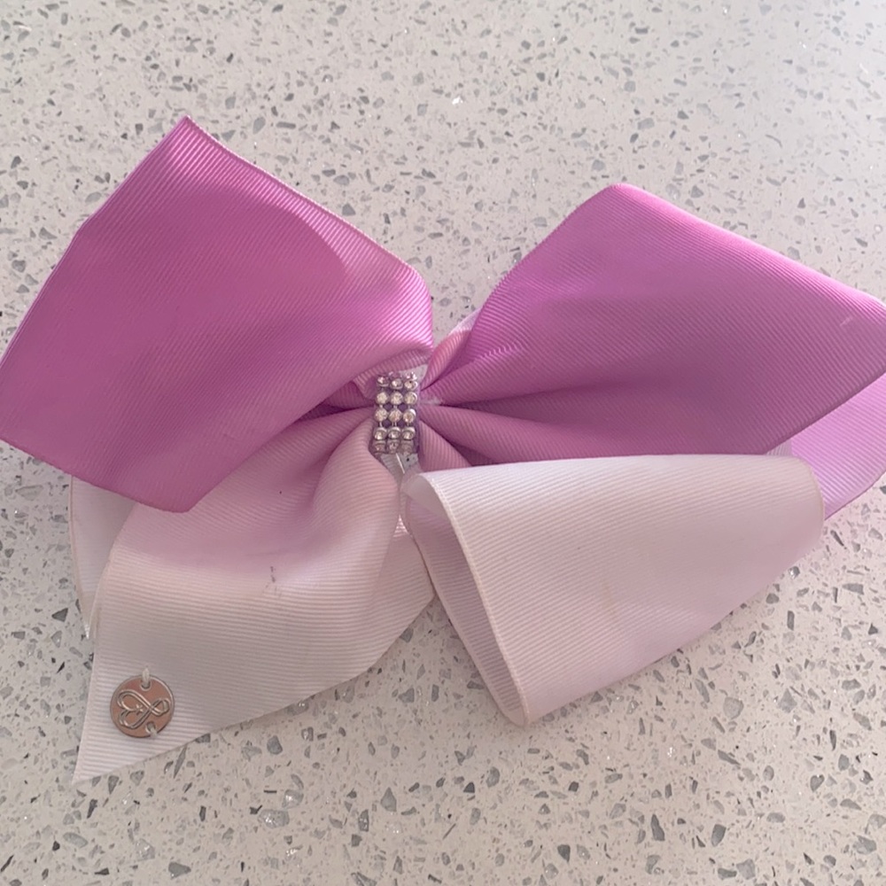 Jojo bow for kids, only one in stock